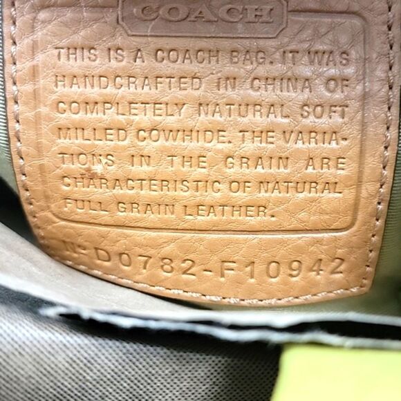 Coach 'F10942' Tan Pebbled Leather Baguette shoulder bag / crossbody Y2K 2007 - Picture 7 of 9